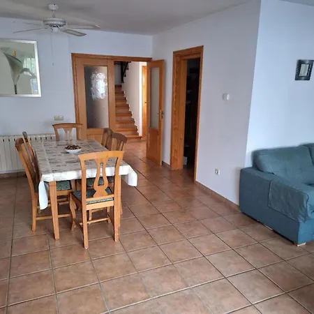 3 Bedroom, 2 Bathroom With 2 Pools And A Shared Paddling Pool Ferienhaus