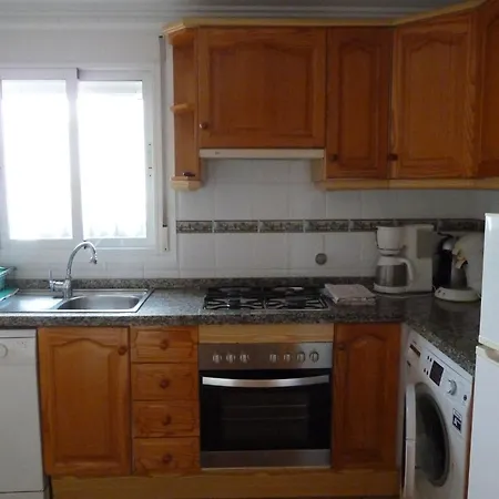 3 Bedroom, 2 Bathroom With 2 Pools And A Shared Paddling Pool Ferienhaus *